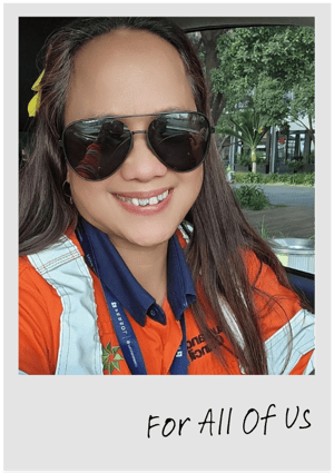 j evangelisa selfie